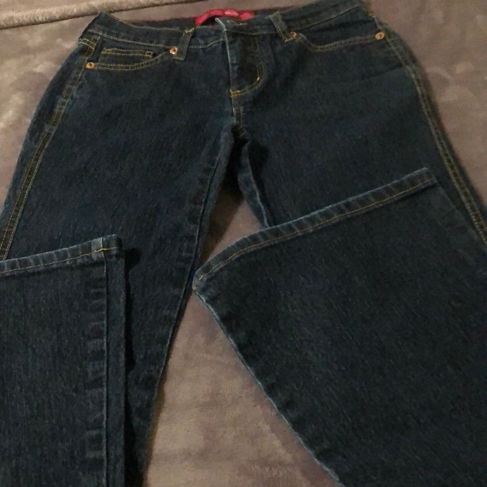 Glo by JLo jeans. Excellent condition. Inseam is 29. Beautiful pair of jeans.